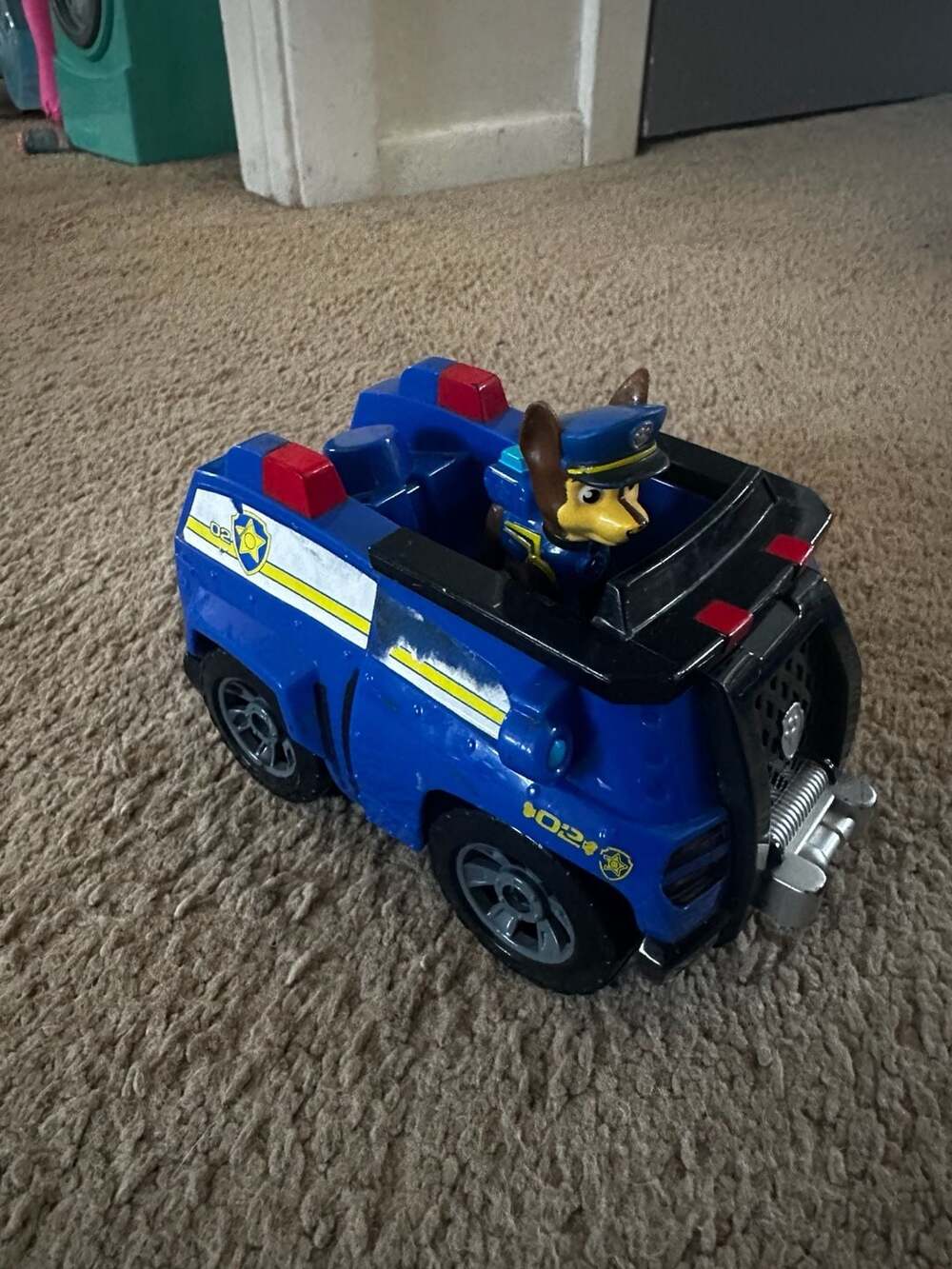 PAW Patrol Chase's Patrol Cruiser Vehicle and Toy Dog Figure Set